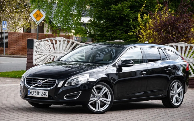 Volvo V60 cena 36900 przebieg: 270000, rok produkcji 2011 z Żychlin małe 742